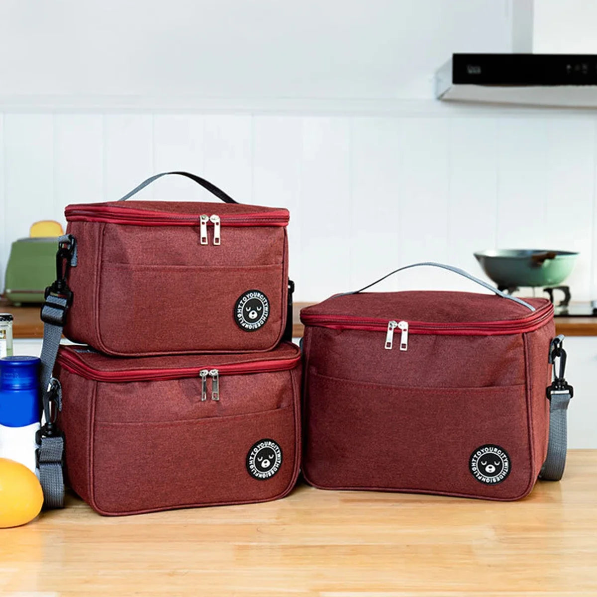 Capacity hand-held with shoulder strap insulated bag, lunch box bag, student thickened waterproof lunch bag。